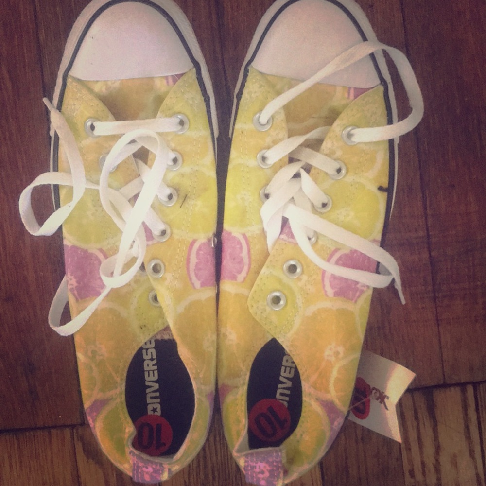 Size 10 converse